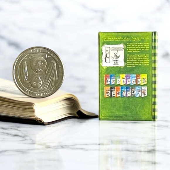 Mini Brands Book Diary of a Wimpy Kid - Picture 2 of 2